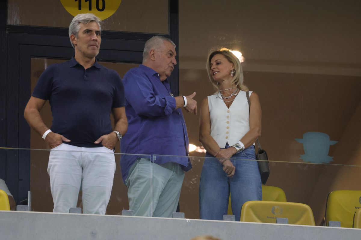 „Imnul Golanilor”, torțe, rasism și înjurături » Cum a arătat debutul meciului Rapid - FCSB