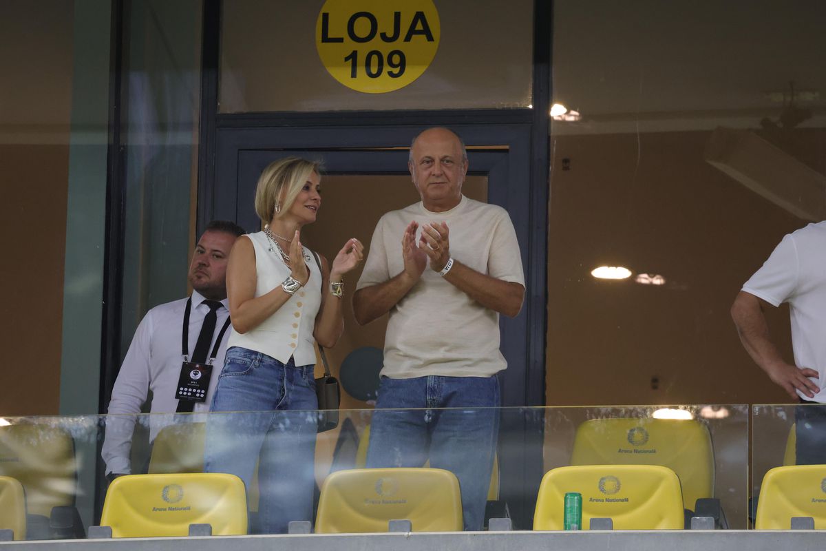 Cum au fost surprinși Dan și Diana Șucu, imediat după fluierul final din Rapid - FCSB 2-2: „Și Dumnezeu ne iubește”