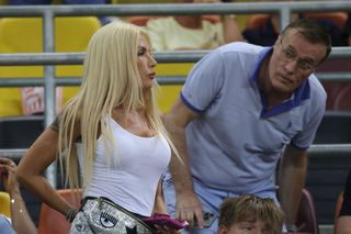 Una dintre cele mai controversate persoane din România a fost în tribune la Rapid - FCSB » A sfidat legea sub privirile tuturor