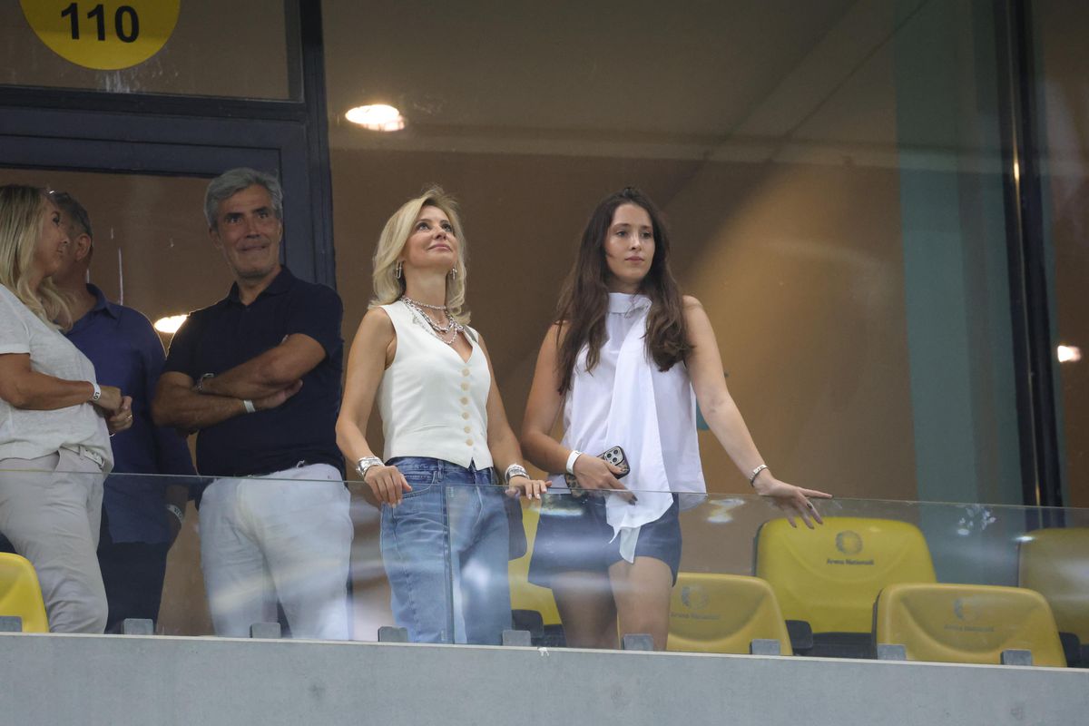 Diana Șucu a fost prezentă pe Arena Națională, la Rapid - FCSB »  Cu cine s-a întreținut înainte de meci