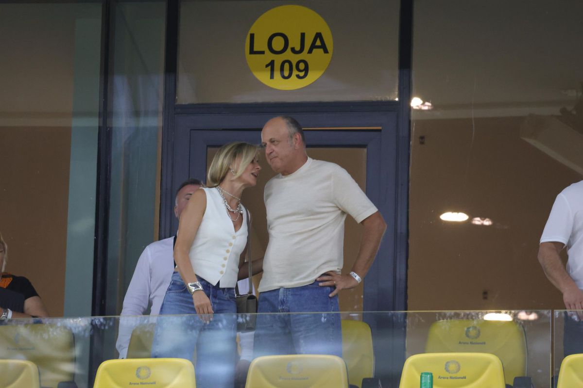 Cum au fost surprinși Dan și Diana Șucu, imediat după fluierul final din Rapid - FCSB 2-2: „Și Dumnezeu ne iubește”
