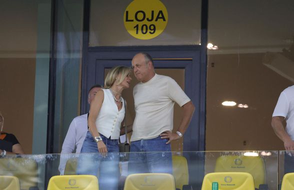 Cum au fost surprinși Dan și Diana Șucu, imediat după fluierul final din Rapid - FCSB 2-2: „Și Dumnezeu ne iubește”