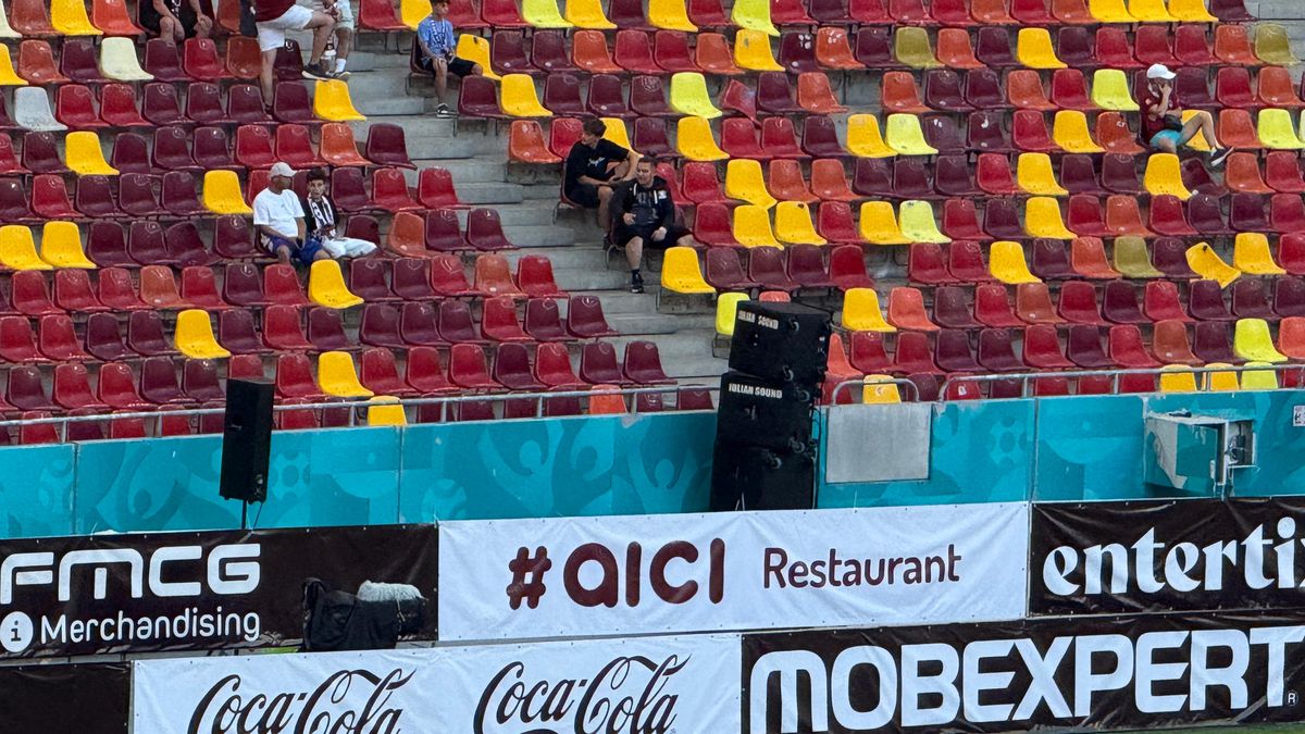 Galeria Rapidului încalcă regulamentul FRF la derby-ul cu FCSB