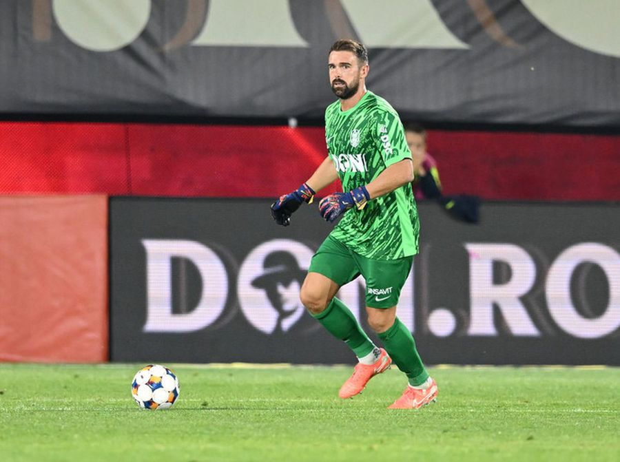 Alessandro Micai, portarul CFR-ului, © FOTO: Flaviu Buboi / SPORT PICTURES Dan Petrescu face prima victimă la CFR Cluj: „Cu ăsta n-am ce juca, aduceți-mi altul!”