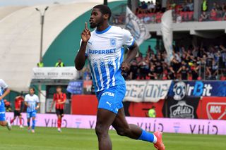 Ăsta-i nivelul? Venit din liga a treia, rupe plasele în Superliga!