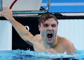 Înotătorul american Bobby Finke, triplu campion olimpic:  „Proba de 100 m liber e absolut nebună acum” + cine crede că este superstarul înotului masculin
