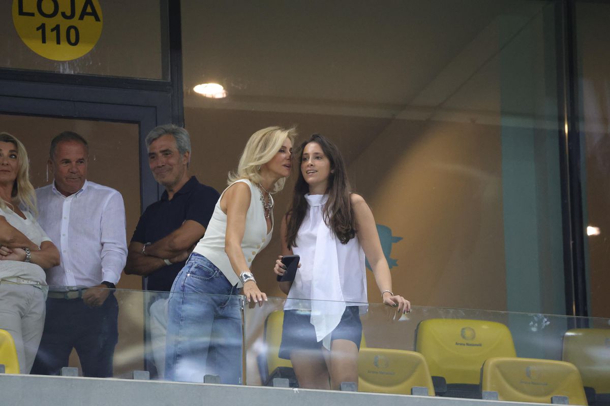 Diana Șucu a fost prezentă pe Arena Națională, la Rapid - FCSB »  Cu cine s-a întreținut înainte de meci