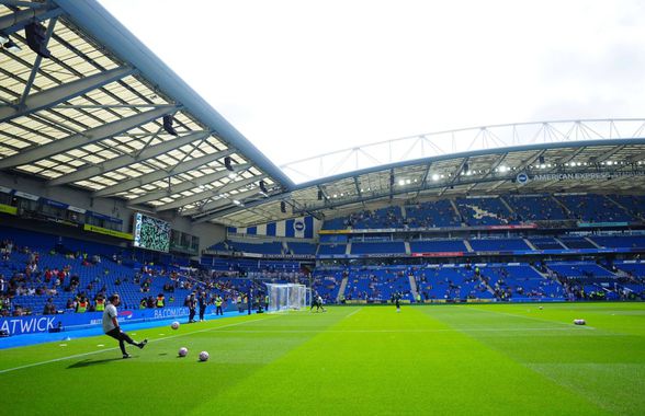 Un incident tragic a marcat primul meci al sezonului. Un suporter a decedat în tribună, dar meciul nu a fost oprit