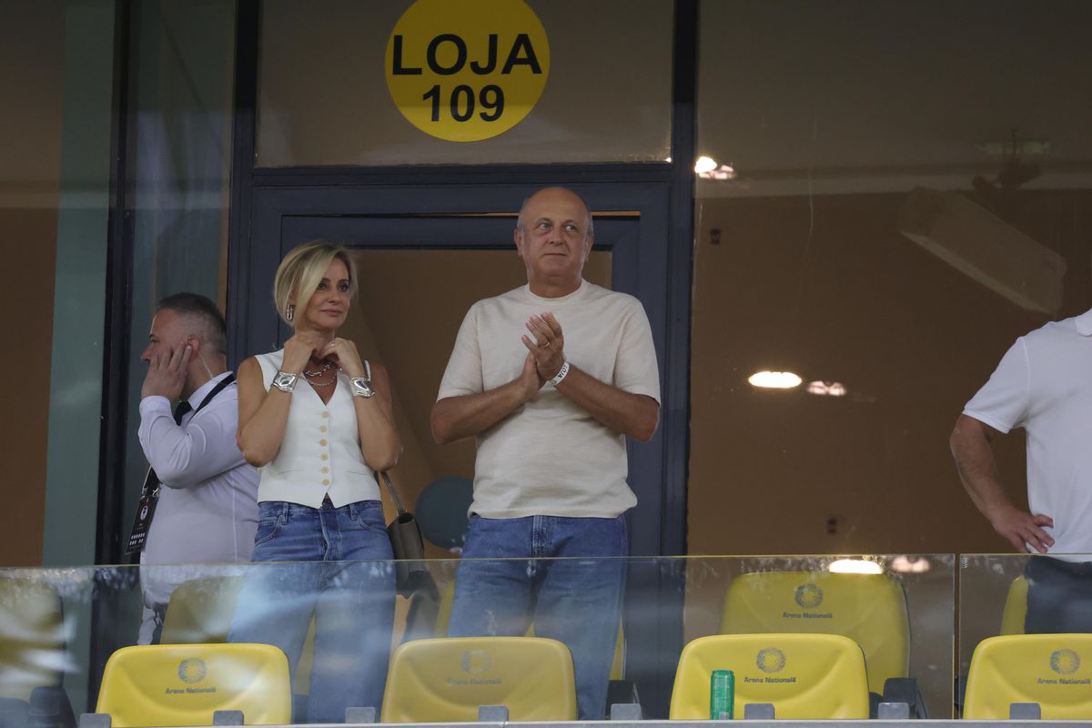 Cum au fost surprinși Dan și Diana Șucu, imediat după fluierul final din Rapid - FCSB 2-2: „Și Dumnezeu ne iubește”