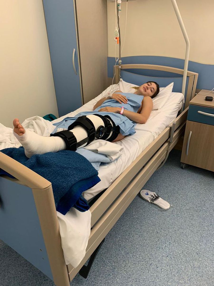 Denisa Vâlcan imediat după operația de ligamente FOTO CSM București Denisa Vâlcan imediat după operația de ligamente FOTO CSM București