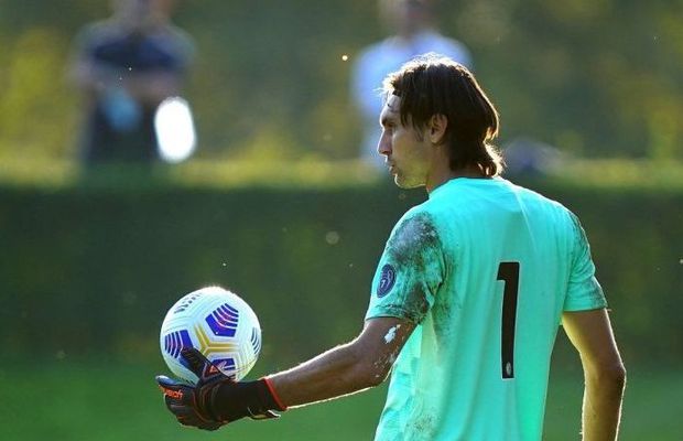 Tătărușanu, „botezat” la Milan! Ce l-au pus noii colegi să facă