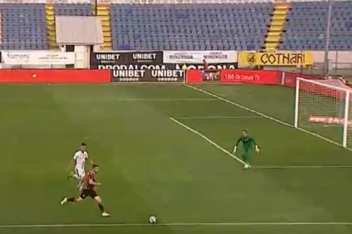FC Botoșani - Shkendija. FOTO Start de coșmar pentru moldoveni! Încă o eroare comisă de portarul Eduard Pap, după golul de la peste 50 de metri încasat cu Dinamo