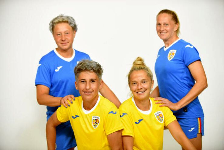 Naționala feminină de fotbal a României își va inaugura astăzi, în meciul contra Croației, noul echipament de joc / Sursă foto: frf.ro