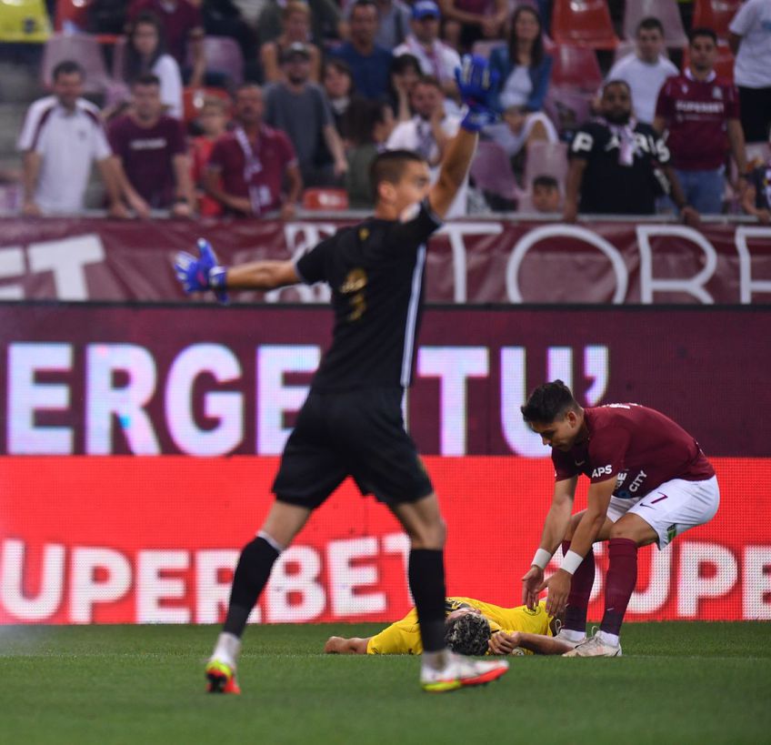 Partida dintre Rapid și Gaz Metan Mediaș a fost întreruptă preț de câteva clipe în minutul 63, la scorul de 1-1, din cauza unei petarde aruncate pe gazon.