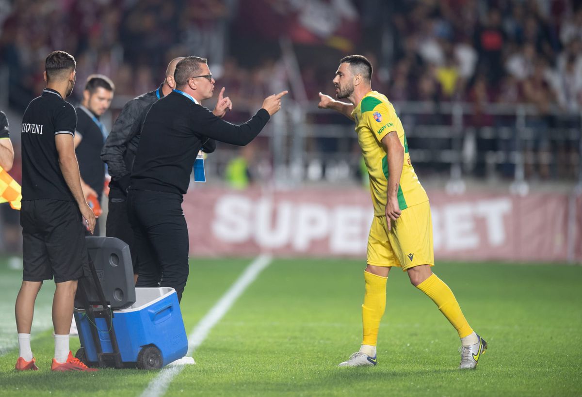 MM Stoica nu s-a putut abține! Mesajul postat chiar în timpul meciului Rapid - CS Mioveni: „Unii au șansa de a fi pălmuiți”