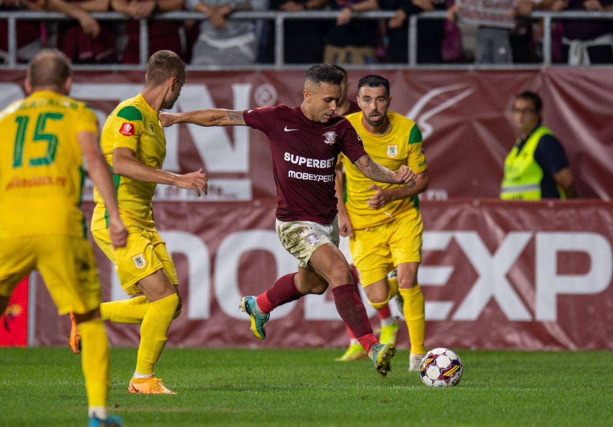 Fotbalistul remarcat de Răducioiu în Rapid - Mioveni: „E interesant”