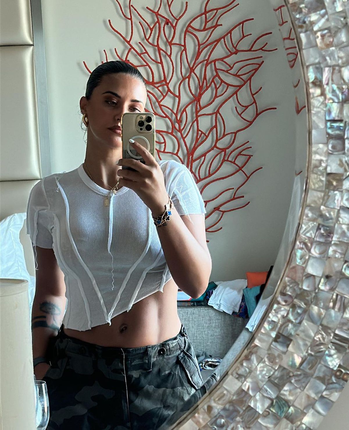 Antonia și-a surprins fanii » În tricoul cărei echipe de fotbal s-a fotografiat artista: „Nu fiți agresivi!”