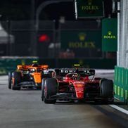 Carlos Sainz înaintea lui Lando Norris și a lui Lewis Hamilton înainte de finiș la Singapore // Foto: Imago