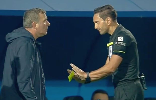 Faza penalty-ului dictat ușor de Sebastian Colțescu în Farul - FCSB » Hagi, criză de nervi: „De ce nu mergi la VAR?!”