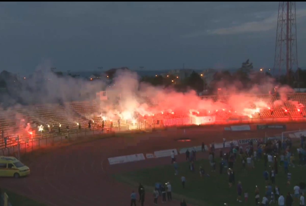 A intrat buldozerul! » Începe demolarea stadionului istoric din România: sute de oameni au venit să-și ia rămas bun de la arenă