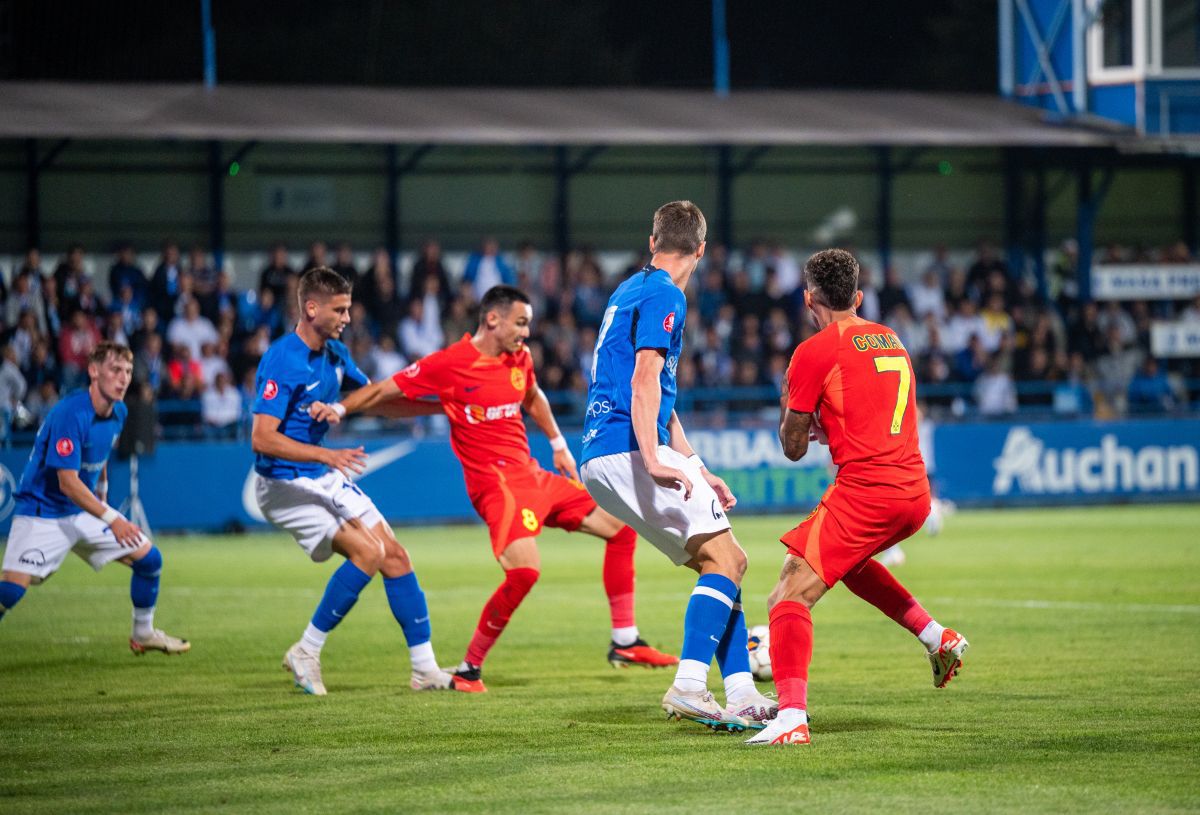 Gafă ca la juniori » Pentru ce a primit „galben” fotbalistul de 600.000 de euro al lui FCSB