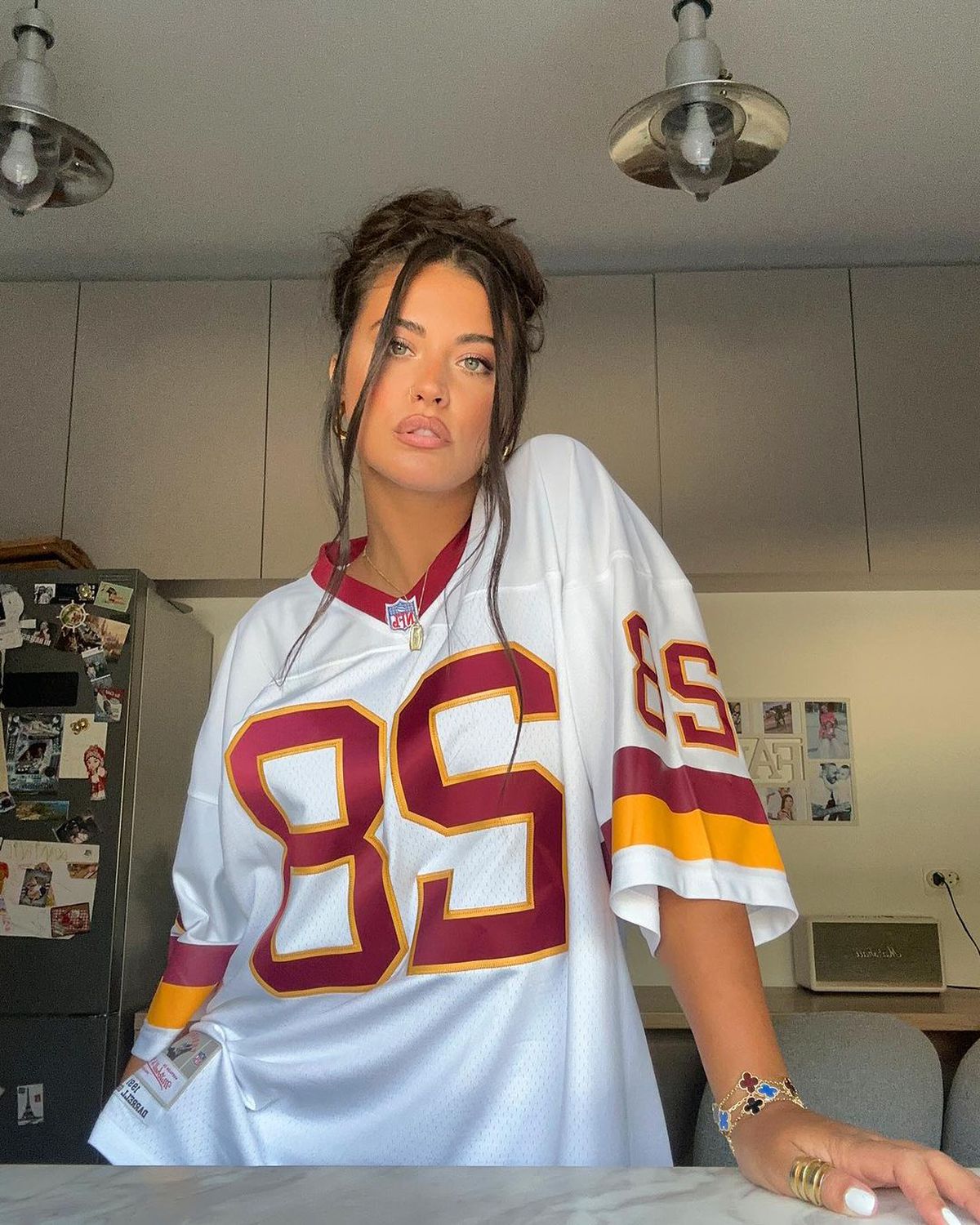 Antonia și-a surprins fanii » În tricoul cărei echipe de fotbal s-a fotografiat artista: „Nu fiți agresivi!”