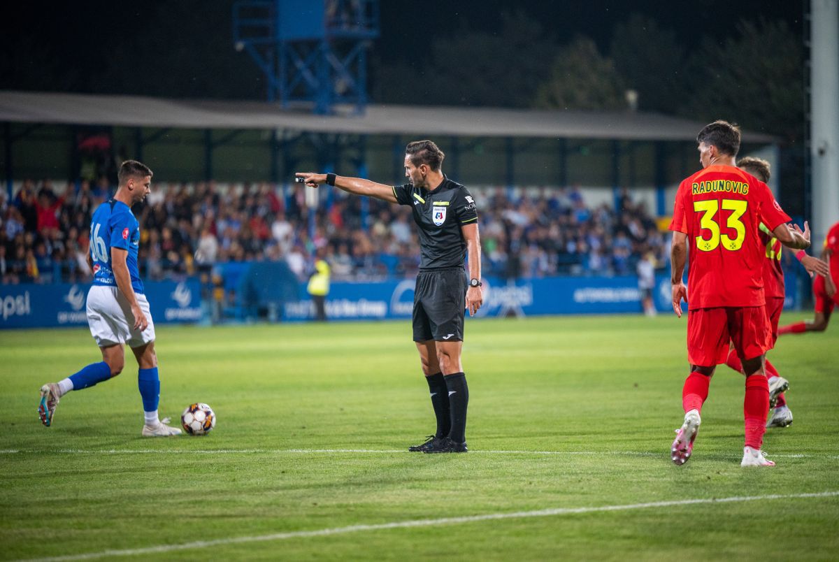 Vedeta FCSB, în pericol?! Semnal de alarmă tras de Dragomir: „E la pământ cu psihicul, trebuie ajutat!”