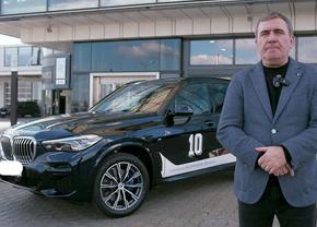 Gică Hagi a venit la stadion în BMW-ul ediție specială, înainte de Farul - FCSB