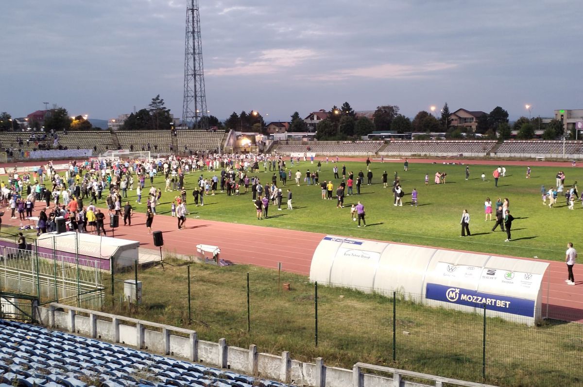 Ceremonie simbolică la Pitești: primul buldozer a intrat pe stadionul „Nicolae Dobrin”