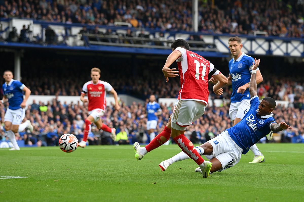 Everton - Arsenal 0-1 » „Tunarii” își fac treaba pe Goodison Park și o scufundă mai tare pe Everton. Clasamentul din Premier League