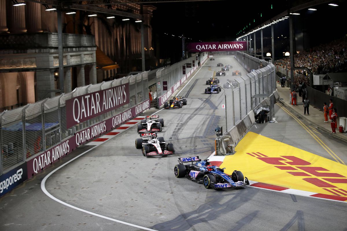 Carlos Sainz, victorie în Marele Premiu de Formula 1 din Singapore după o cursă perfectă! Norris și Hamilton, pe podium