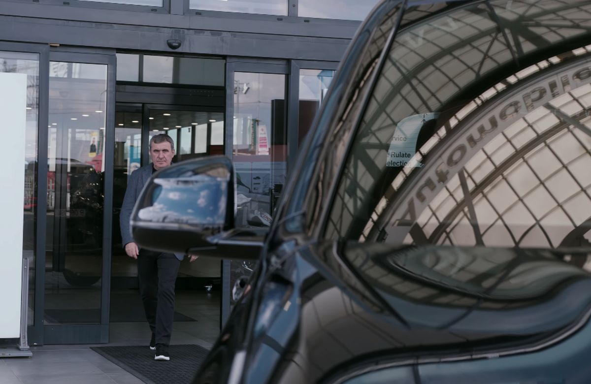 Gică Hagi a venit la stadion în BMW-ul ediție specială, înainte de Farul - FCSB