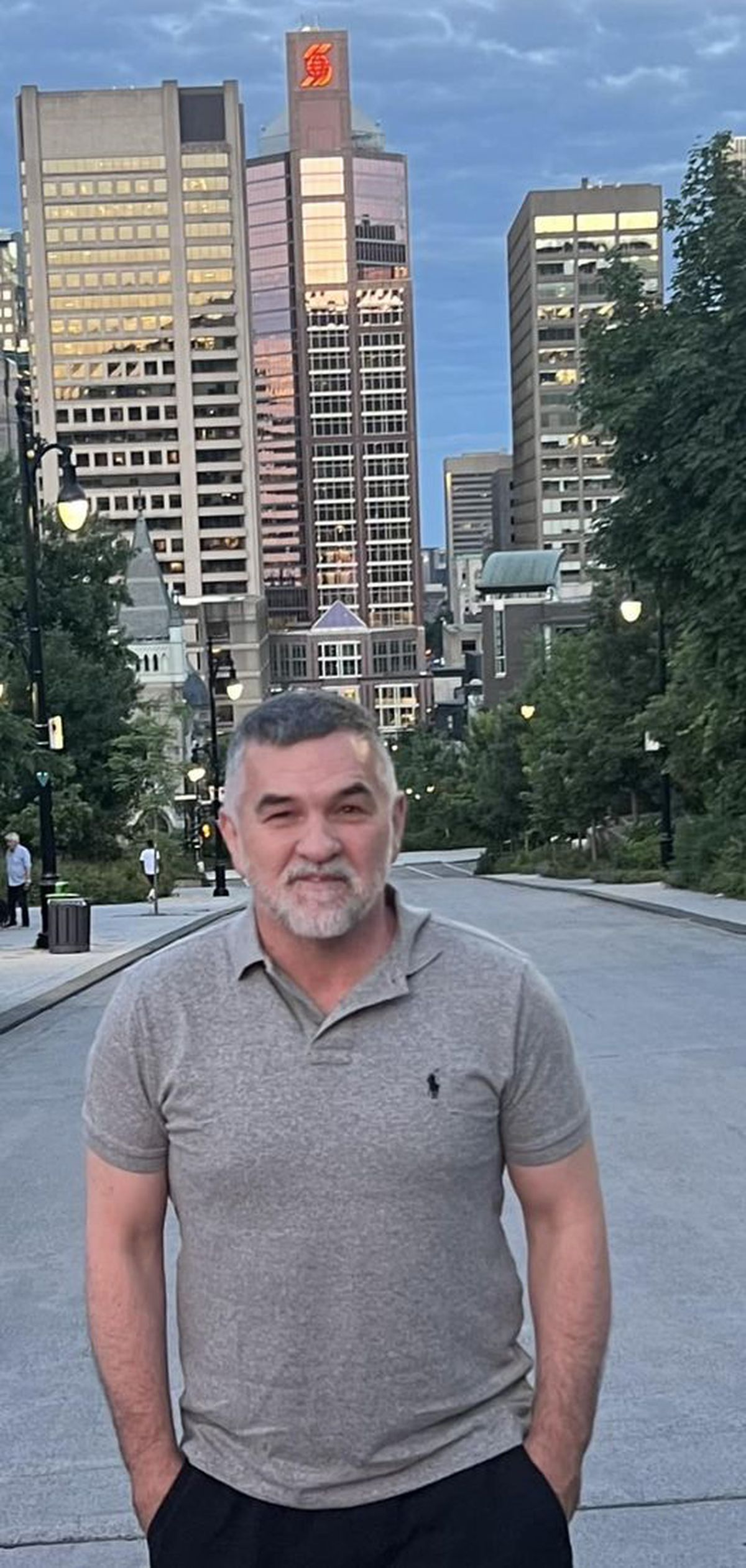 „Aveam părul creț și ochii verzi!” » Monica și Leonard Doroftei, secrete de cuplu pentru GSP.RO: „Lasă-mă să zic și eu ceva! Aveam 16 ani când l-am cunoscut, nu știam cu ce se ocupă”