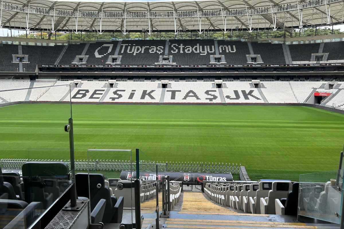 „După 10 etape, se întrebau dacă a venit Zidane!” » Fosta vedetă a naționalei, despre impactul avut în străinătate: „Vine unu' din Romania și le ia fața tuturor!”