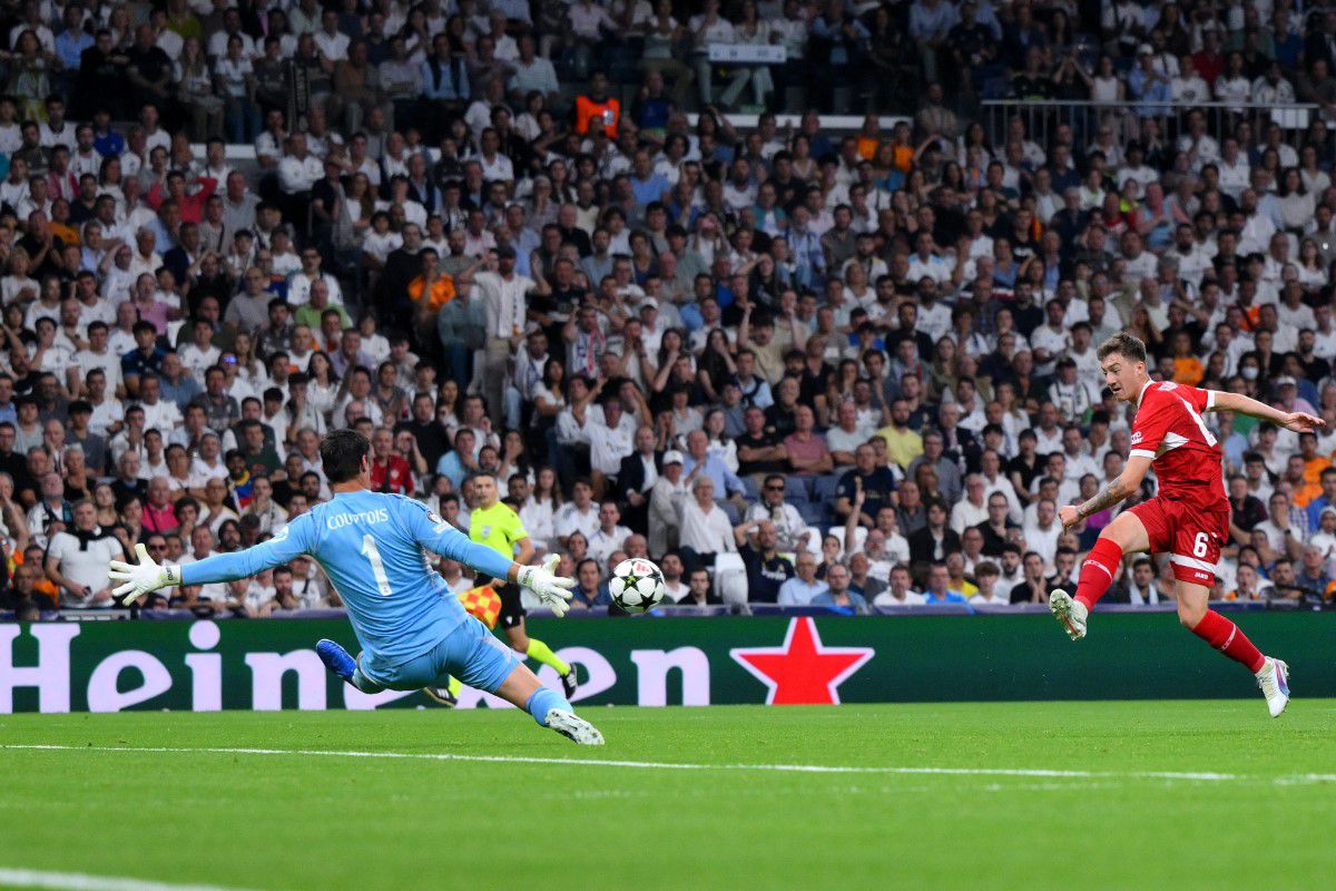 Real Madrid - Stuttgart 3-1 » Chin blanco la start! Courtois și pedigriul european o scapă pe Real Madrid de rușine