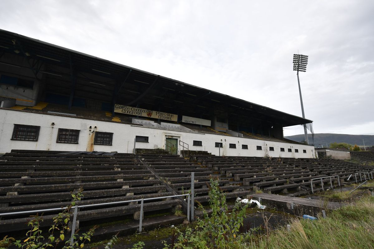 Stadionul-ruină din Belfastul de Vest, care ar trebui să găzduiasă meciuri la EURO 2028!