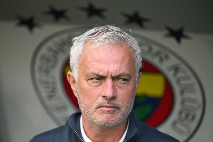 Jose Mourinho a semnat un contract până în vara lui 2027 cu Benfica / FOTO: Imago Images L-a făcut praf pe Jose Mourinho! » Noul președinte îl acuză: „A făcut o pregătire proastă. Este inacceptabil”