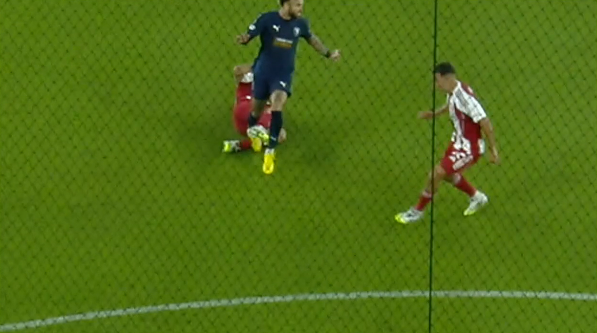 Istvan Kovacs, cartonaș roșu anulat Taremi