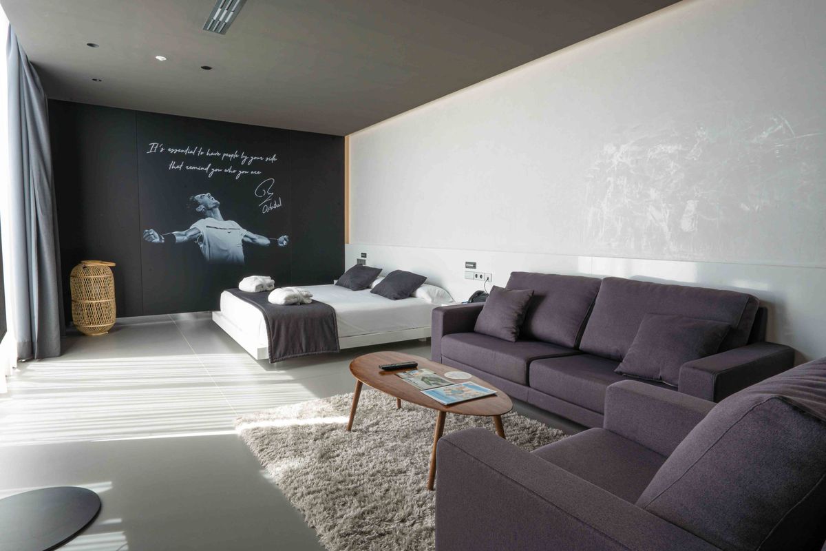 Cât costă să te antrenezi la academia lui Rafael Nadal?