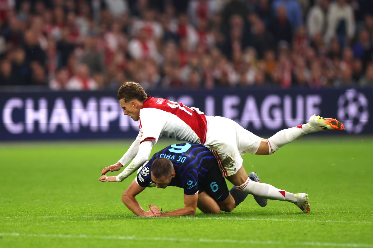 Surpriză! Jucătorul lăudat de Chivu după Ajax - Inter: „A făcut o partidă mare, merită toate laudele!”