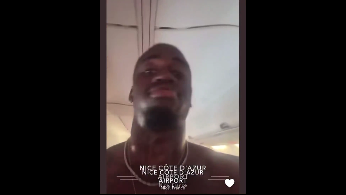 Fotbaliștii lui AS Monaco au rămas în chiloți în avion