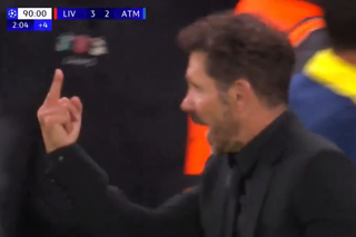 Diego Simeone a făcut scandal pe Anfield! Gesturi obscene către suporterii lui Liverpool imediat după golul decisiv