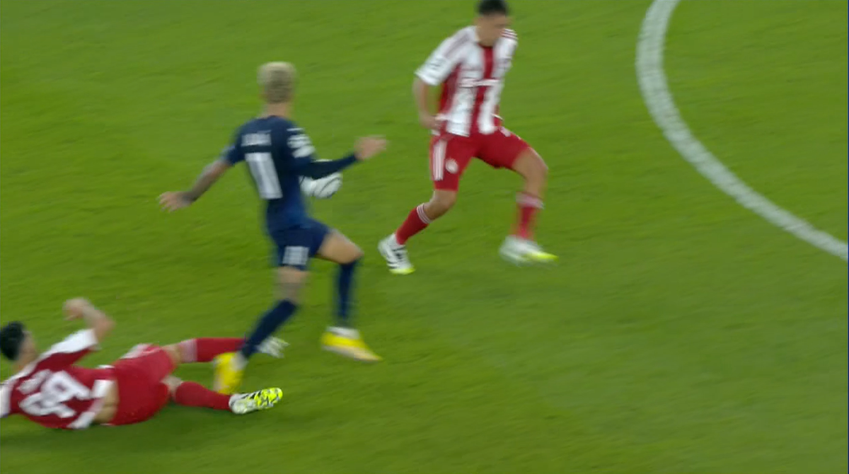 Toate rezultatele serii în Liga Campionilor » Echipa lui Vlad Dragomir scoate un punct istoric în Liga Campionilor, sub privirile lui Istvan Kovacs