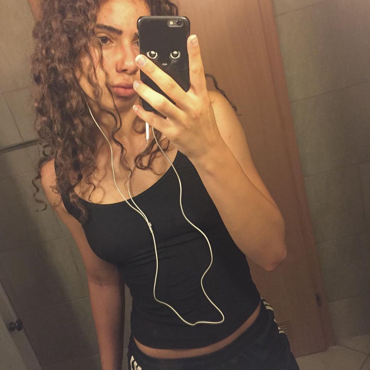 „Mi-ar plăcea să mă teleportez oriunde, oricând! Dacă aș ai fi milionară aș sta la plajă” » Diana Ciucă dincolo de terenul de handbal