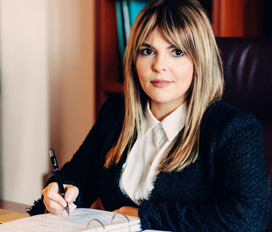 Membră în baroul București, Cristina Cucoș-Guțan și-a început experiența în domeniul juridic în 2012, după ce a absolvit Facultatea de Drept a Universității din București. Ce condamnare va primi Toto Dumitrescu? Un avocat explică ce urmează: „Riscul pedepsei cu închisoare e considerabil!” » Cât îi agravează situația fuga de la locul faptei