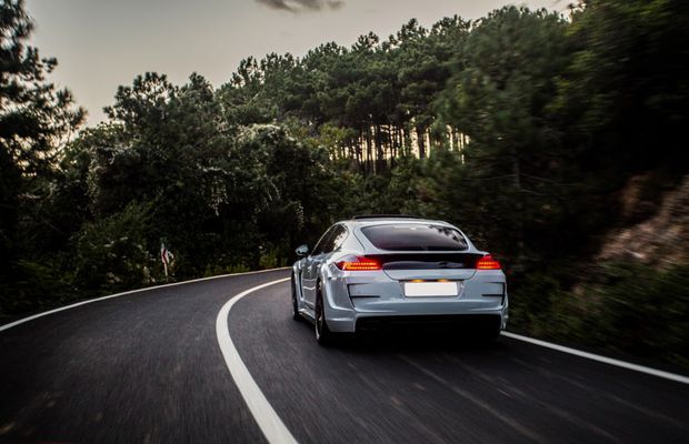 Cum îți pregătești mașina pentru drumuri lungi: listă completă pentru vacanțe