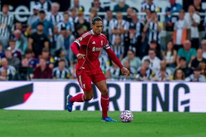 Astăzi în Liga Campionilor: Vlad Dragomir, aproape de gol în minutul 1! Deschidere de scor în cealaltă partidă