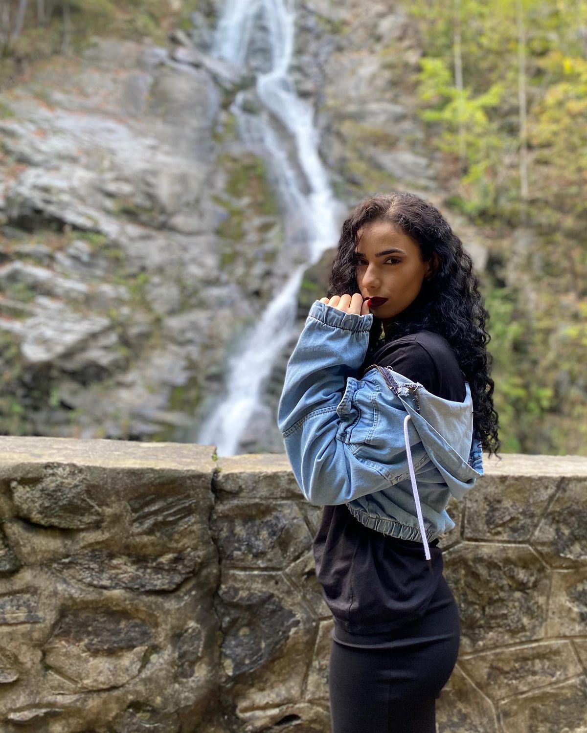 „Mi-ar plăcea să mă teleportez oriunde, oricând! Dacă aș ai fi milionară aș sta la plajă” » Diana Ciucă dincolo de terenul de handbal