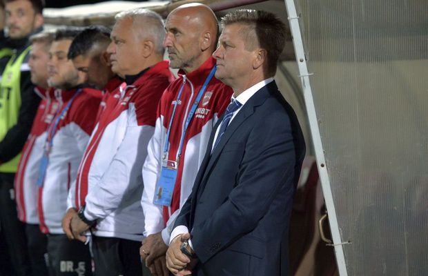 DINAMO - GAZ METAN // Dusan Uhrin, fără 3 jucători + Ce spune despre scandalul cu medicul echipei: „Totul e o minciună”