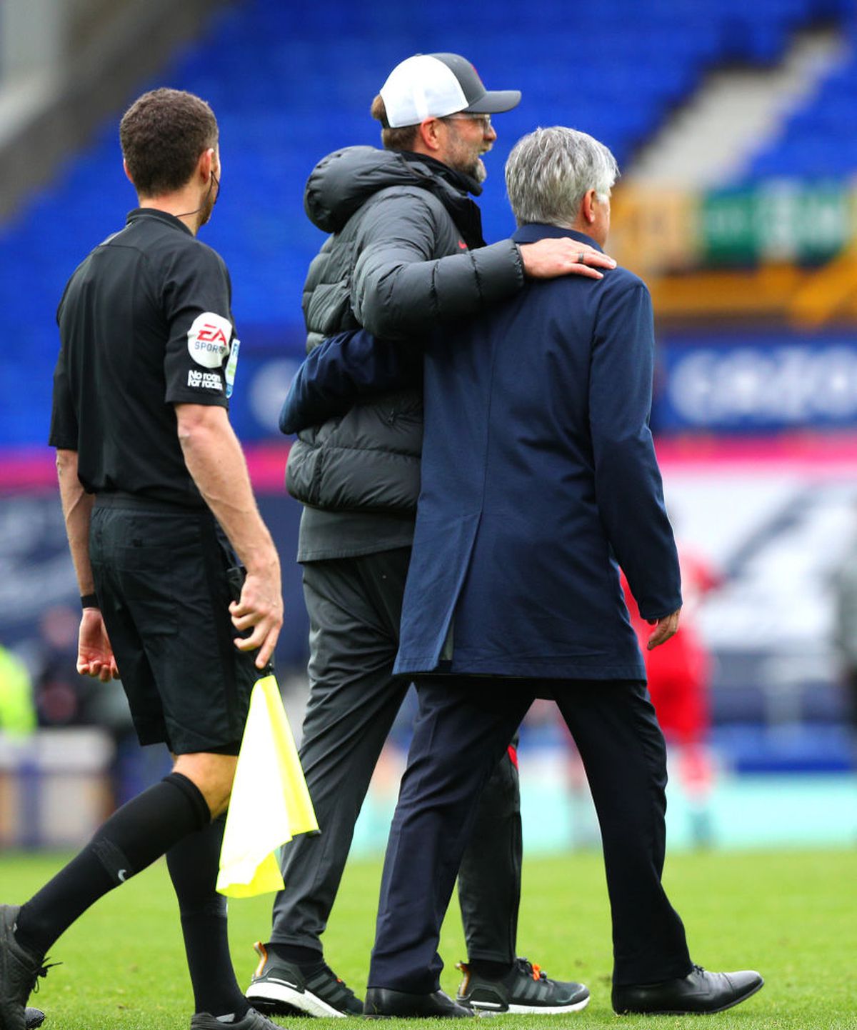 Veste teribilă pentru Liverpool! Cât ar putea lipsi Virgil van Dijk, accidentat în meciul cu Everton